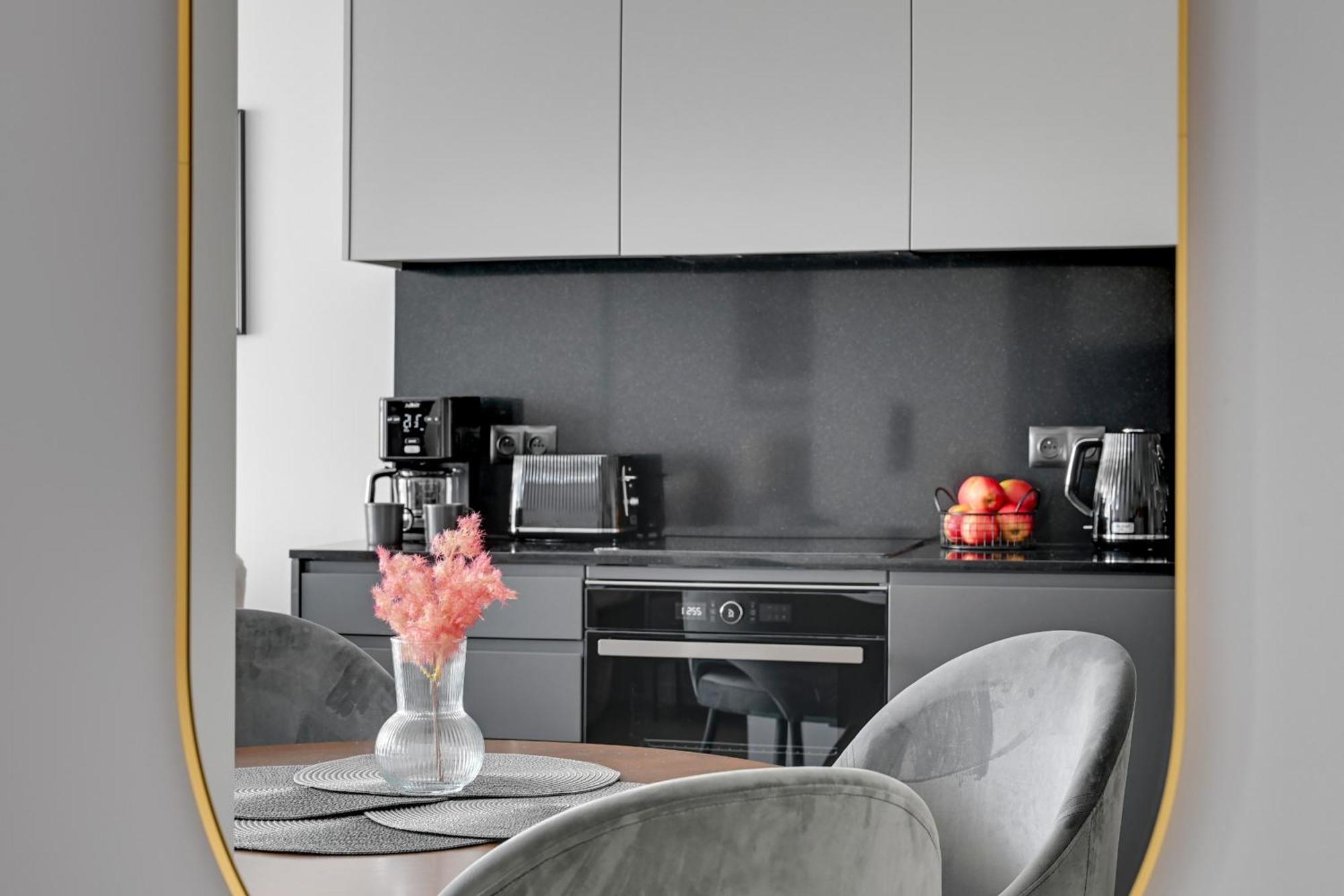 Scala 60K City Center Apartments With Parking By Lion Apartments Gdańsk Buitenkant foto